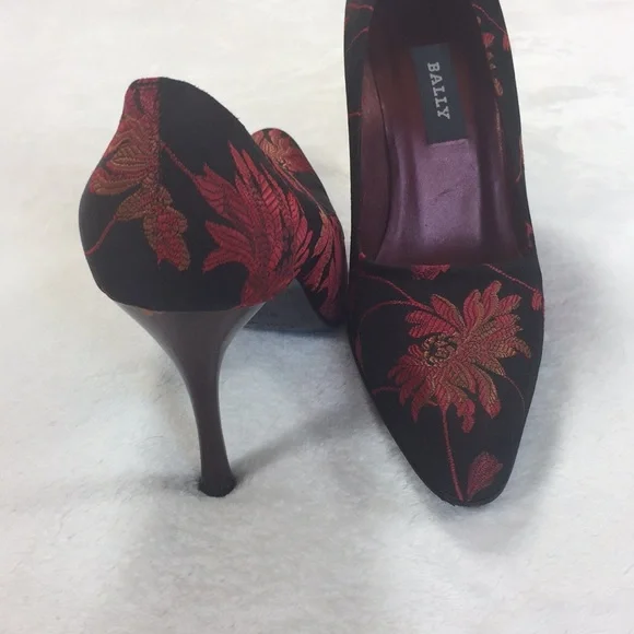 VINTAGE BALLY RED AND BLACK FLORAL PRINT STILETTO HEELS - Picture 3 of 6